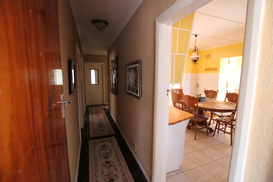 2 Bedroom Property for Sale in Fraserburg Northern Cape